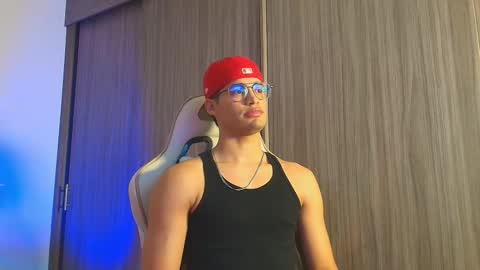 Snapshot of jimmy_leeh_ chatting on 11.28.25 Jimmy Leeh online show from 11.28.25