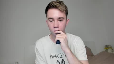 Snapshot of jimyti_bad_boy chatting on 03.04.25 jimyti_bad_boy online show from 03.04.25