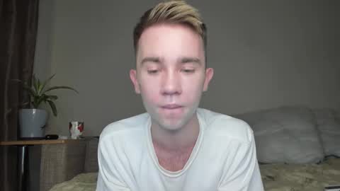 Snapshot of jimyti_bad_boy chatting on 09.16.25 jimyti_bad_boy online show from 09.16.25