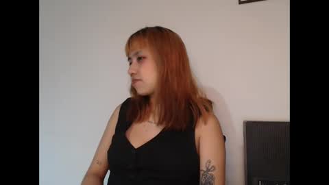 Snapshot of jinxxx_08 chatting on 12.02.25 Minaa online show from 12.02.25