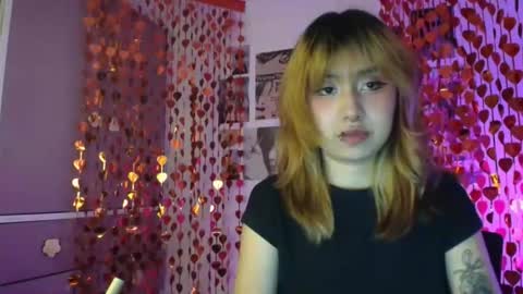 Snapshot of jinxxx_08 chatting on 02.11.26 Minaa online show from 02.11.26