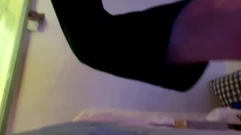 jlarks1 online show from 04.12.26