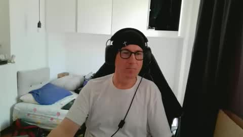 Snapshot of jman2025839798 chatting on 04.27.26 jman2025839798 online show from 04.27.26