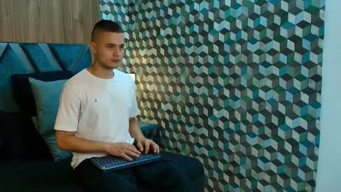 Snapshot of joaho_fernandez chatting on 04.25.26 Joao online show from 04.25.26