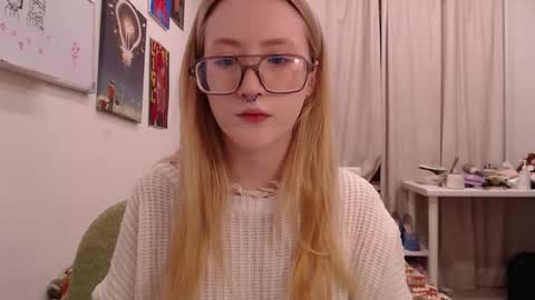 joan_kiss online show from 10.23.25