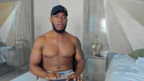 JOAN SAENZ online show from 01.26.25