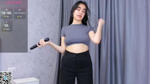 Mia online show from 01.10.25