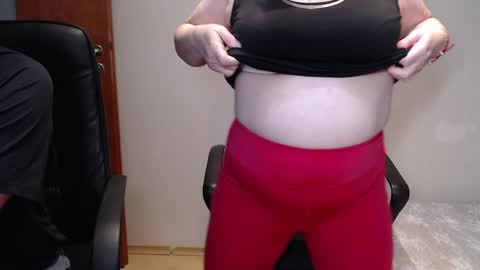 Snapshot of joannaandneighbour chatting on 01.21.25 Joanna and Greg online show from 01.21.25