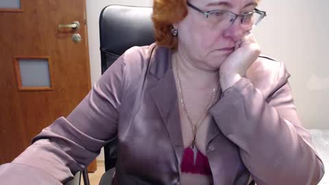 Snapshot of joannaandneighbour chatting on 03.10.25 Joanna and Greg online show from 03.10.25