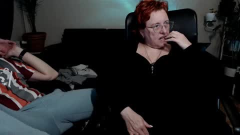 Snapshot of joannaandneighbour chatting on 11.22.25 Joanna and Greg online show from 11.22.25