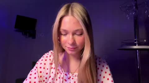 Snapshot of jodieswayze chatting on 05.17.26 Emma online show from 05.17.26