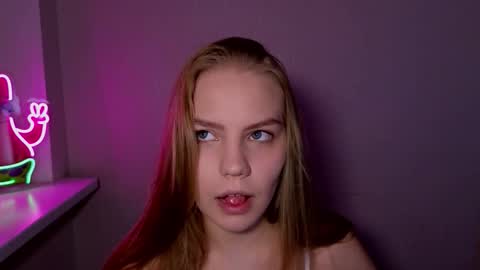 Snapshot of jodiewithgreen chatting on 09.11.25 Jodie 3 returning TODAY online show from 09.11.25