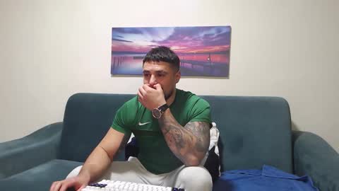 Snapshot of jodogs chatting on 12.01.25 Tiberius online show from 12.01.25