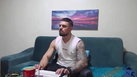 Snapshot of jodogs chatting on 01.11.26 Tiberius online show from 01.11.26