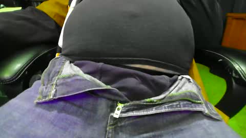 Snapshot of joeyballs123 chatting on 12.17.25 joeyballs123 online show from 12.17.25