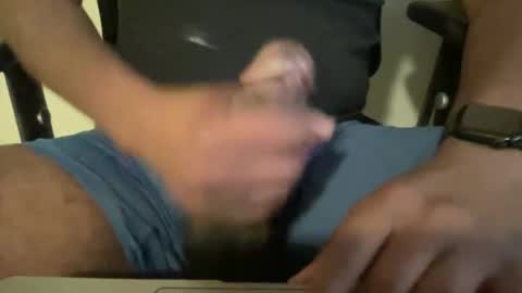 Snapshot of joeylyons chatting on 12.19.25 joeylyons online show from 12.19.25