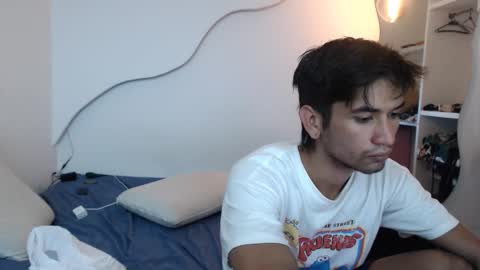 Snapshot of johan_03 chatting on 10.07.25 johan online show from 10.07.25