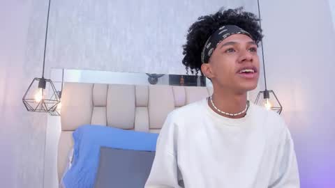 Snapshot of johan_gz_ chatting on 10.08.25 Johan online show from 10.08.25