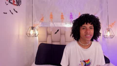 Snapshot of johan_gz_ chatting on 10.22.25 Johan online show from 10.22.25