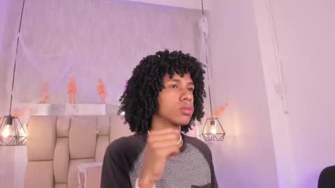 Snapshot of johan_gz_ chatting on 10.28.25 Johan online show from 10.28.25