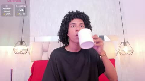 Snapshot of johan_gz_ chatting on 02.08.26 Johan online show from 02.08.26