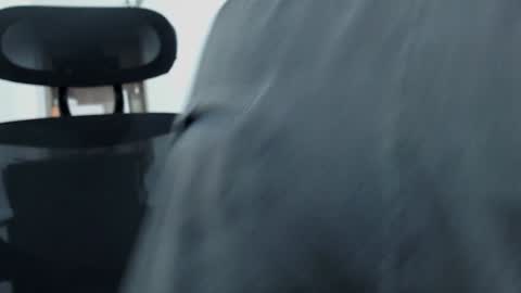 JOHAN independient model online show from 12.21.24