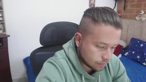 JOHAN independient model online show from 05.25.26