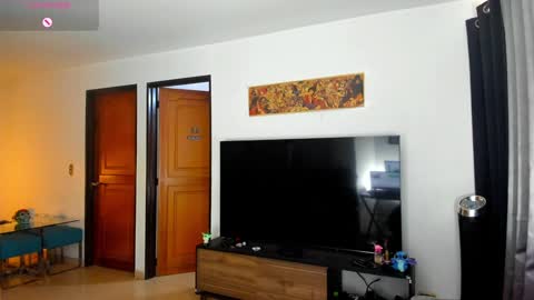 Snapshot of johatsu chatting on 12.18.24 King - online show from 12.18.24