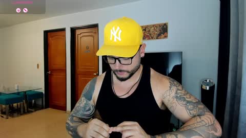 Snapshot of johatsu chatting on 02.03.25 King - online show from 02.03.25