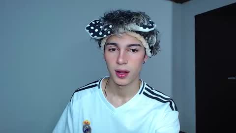 John Vichenso online show from 11.26.25