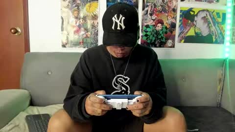 John carrie    Independent  Help me reach my goal 100 likes and 10000 followers  online show from 01.29.25