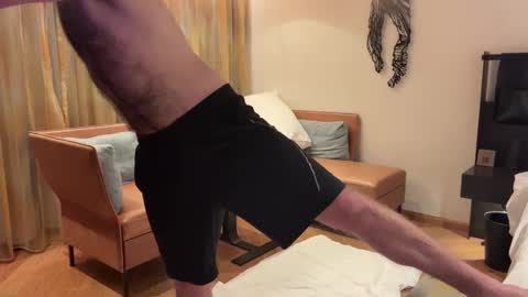 J online show from 10.05.25