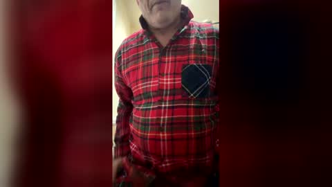 Snapshot of johnny557019 chatting on 12.22.25 johnny557019 online show from 12.22.25