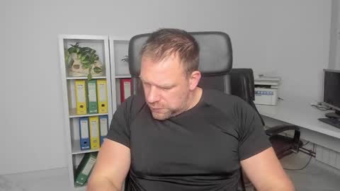 johnnydough82 online show from 01.01.25