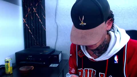 johnsonisaac94  online show from 02.08.25