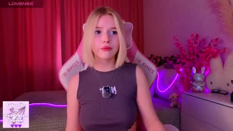 Snapshot of joicequeen chatting on 06.09.26 Paula online show from 06.09.26