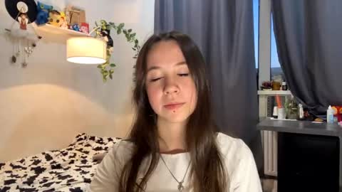 I am Joline ntmuLets hit 10 Thumbs Up together online show from 05.25.26