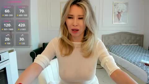 Jolie Ozolla online show from 09.11.25