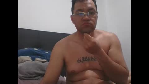 Snapshot of jon323th chatting on 11.26.25 jon323th online show from 11.26.25