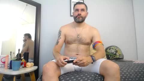 Snapshot of jonas_beard1 chatting on 11.17.25 JONAS BEARD online show from 11.17.25