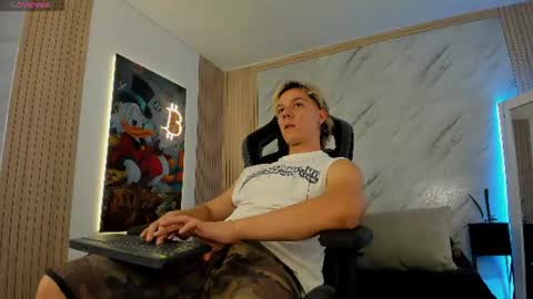 Jonathan Danielss  online show from 07.10.26