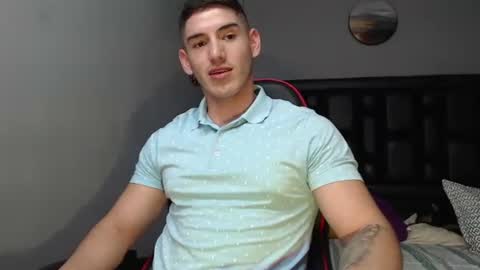 Snapshot of jonathancast08 chatting on 01.11.25 jonathancast08 online show from 01.11.25