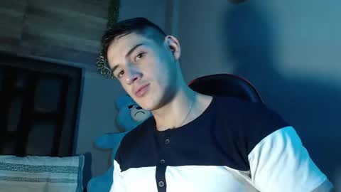 Snapshot of jonathancast08 chatting on 02.02.25 jonathancast08 online show from 02.02.25