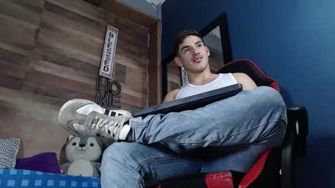 Snapshot of jonathancast08 chatting on 09.16.25 jonathancast08 online show from 09.16.25