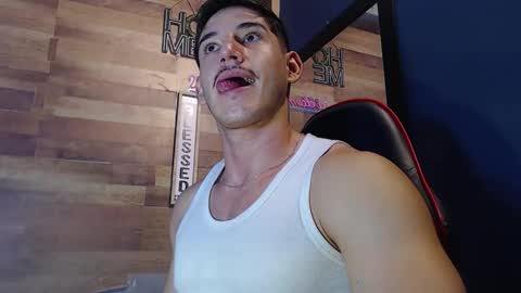 Snapshot of jonathancast08 chatting on 11.06.25 jonathancast08 online show from 11.06.25