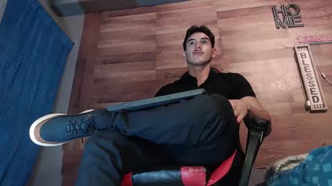 Snapshot of jonathancast08 chatting on 11.20.25 jonathancast08 online show from 11.20.25