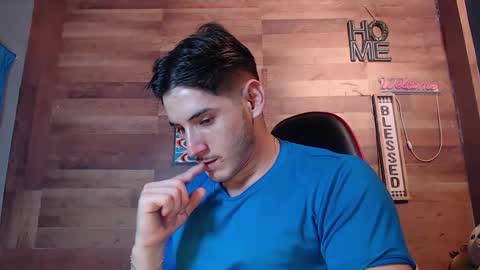 Snapshot of jonathancast08 chatting on 12.18.25 jonathancast08 online show from 12.18.25