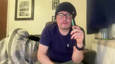 Snapshot of jonnybeeswax7376964133 chatting on 12.04.25 jonnybeeswax7376964133 online show from 12.04.25