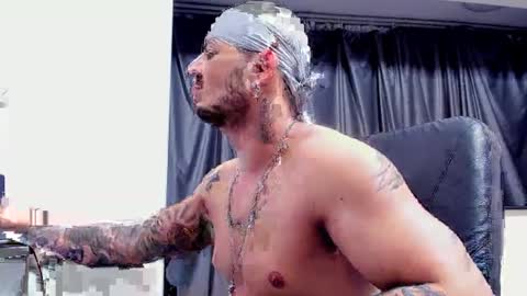 Snapshot of jonnyporn1 chatting on 12.29.24 jonnyporn1 online show from 12.29.24