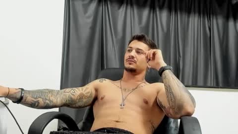 Snapshot of jonnyporn1 chatting on 01.10.25 jonnyporn1 online show from 01.10.25